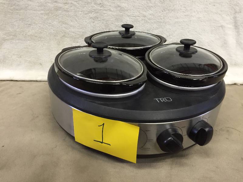 Tru CrockPot -3 in 1 small dent on side