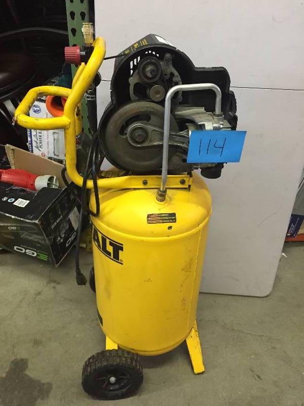 Dewalt 15 Gal Compressor  works