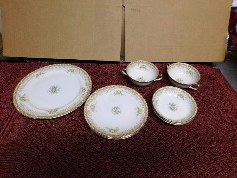 lot 12 image: Noritake China Leslie pattern Made in Japan discontinued in 1933