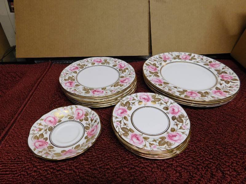 lot 13 image: Foley Bone China Made in England