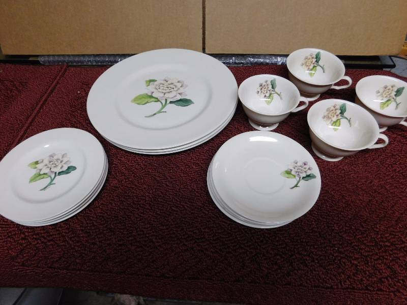 lot 15 image: Pickard china Camellia 1054