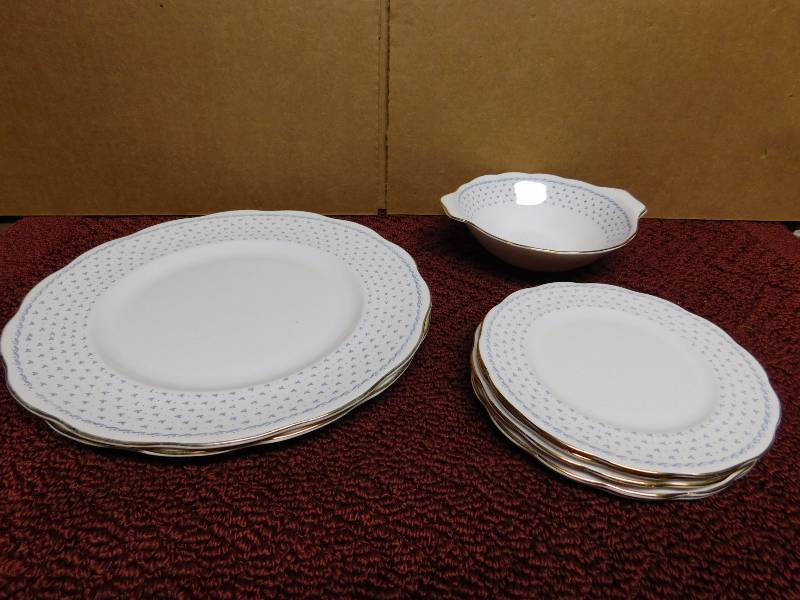 lot 29 image: Georgian Queen Anne Fine Bone China England