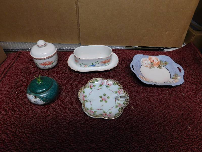 lot 31 image: Villeroy & Boch, Ardleigh Elliott porcelain pieces please see photos