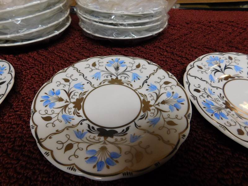 lot 33 image: Wedgwood Bone China Made in England  w 4080