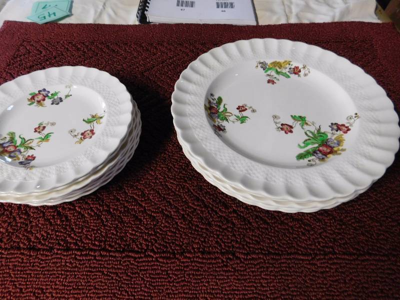 lot 45 image: Spode copeland England wicker lane pattern plates