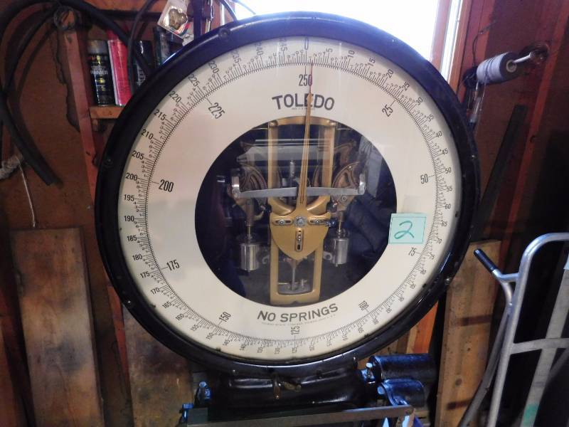 lot 1 image: Toledo No Springs Scale Style 1821-A...... 250 pounds