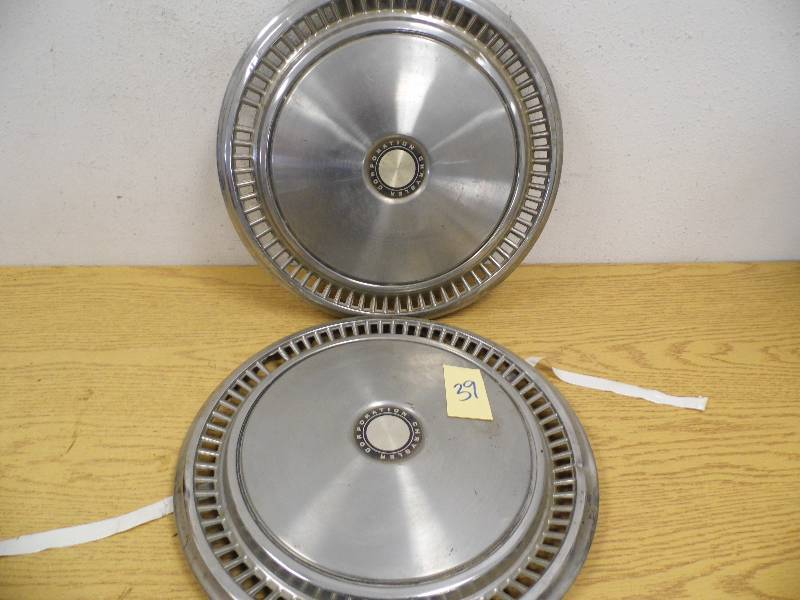 1979 Chrysler Cordoba Hubcaps