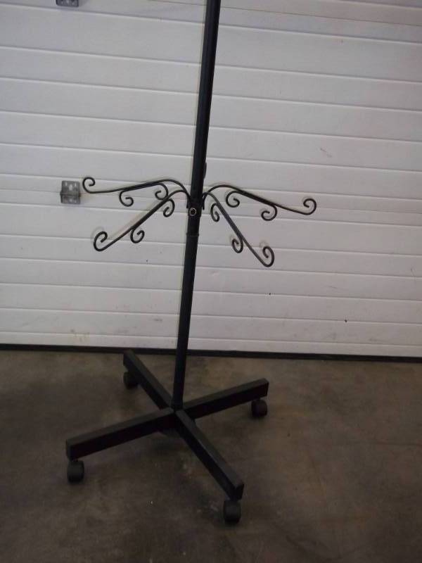 Tall retail display rack