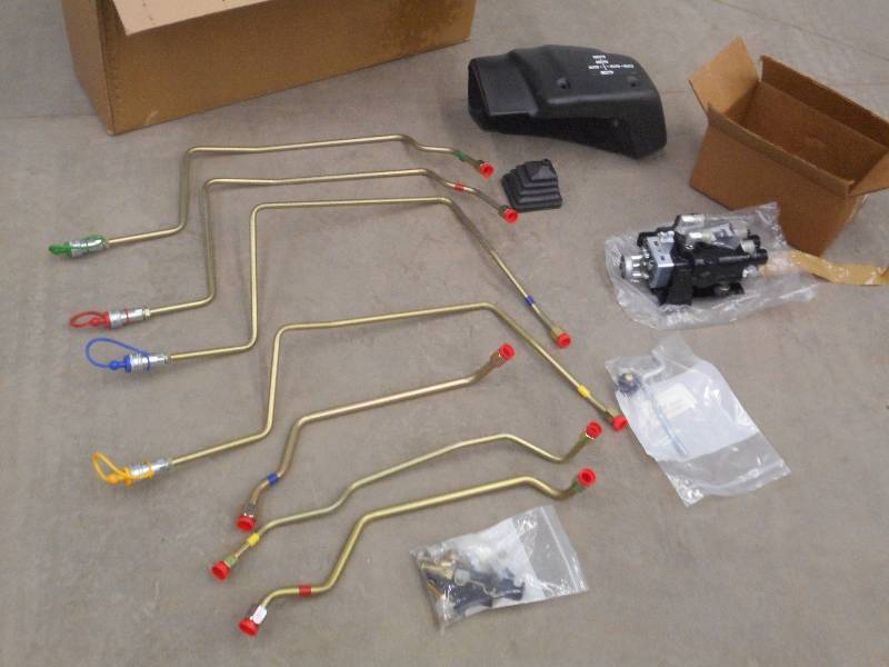 lot 4 image: Unused TractorLoader Control Set ...