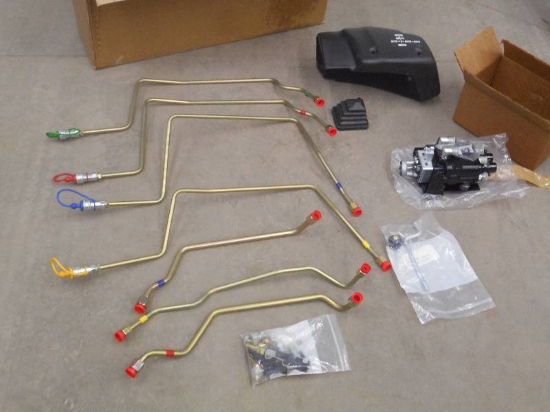 lot 7 image: Unused TractorLoader Control Set ...