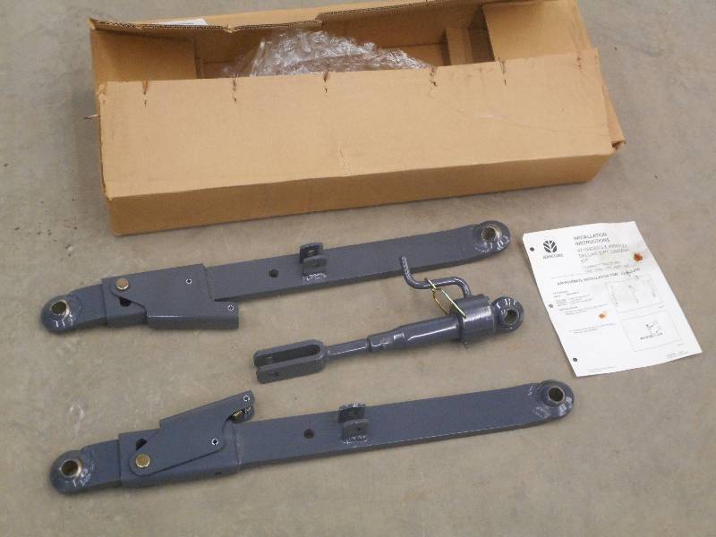 lot 20 image: Unused Deluxe 3-Point Hitch Linkage...
