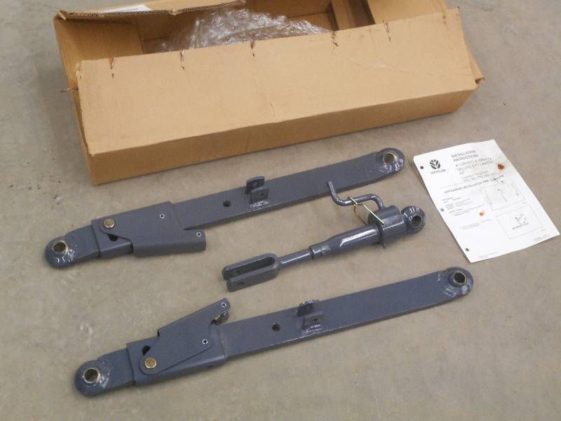lot 21 image: Unused Deluxe 3-Point Hitch Linkage...