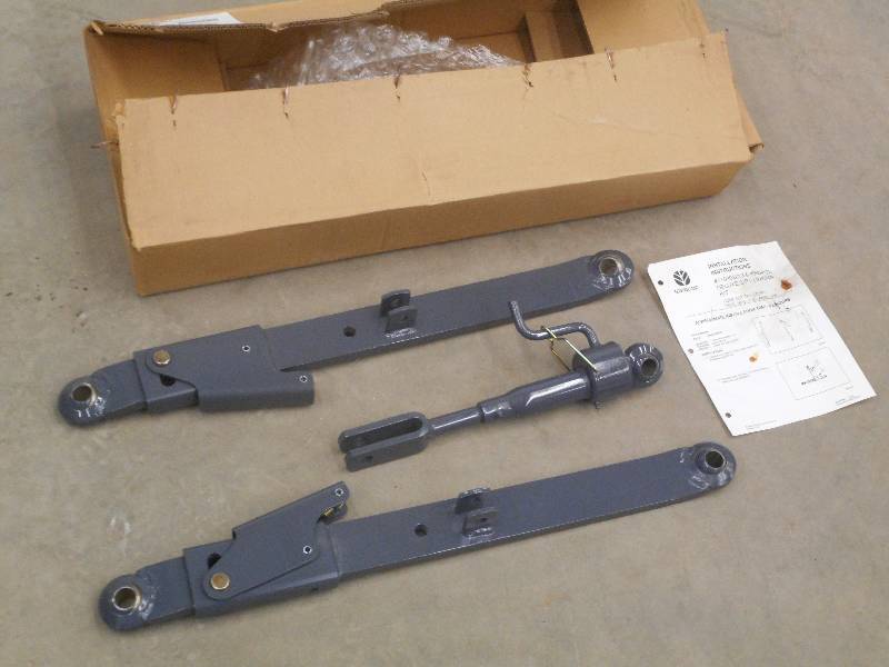 lot 22 image: Unused Deluxe 3-Point Hitch Linkage...