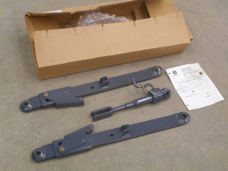lot 23 image: Unused Deluxe 3-Point Hitch Linkage...
