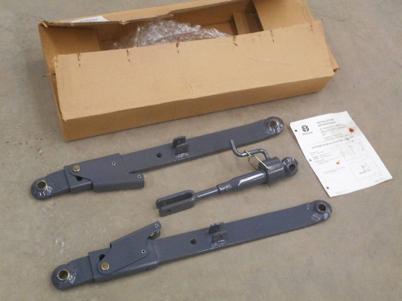lot 24 image: Unused Deluxe 3-Point Hitch Linkage...