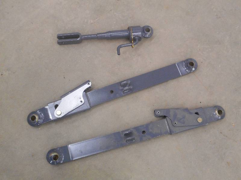 lot 38 image: Compact Tractor 3-Point Hitch Linka...