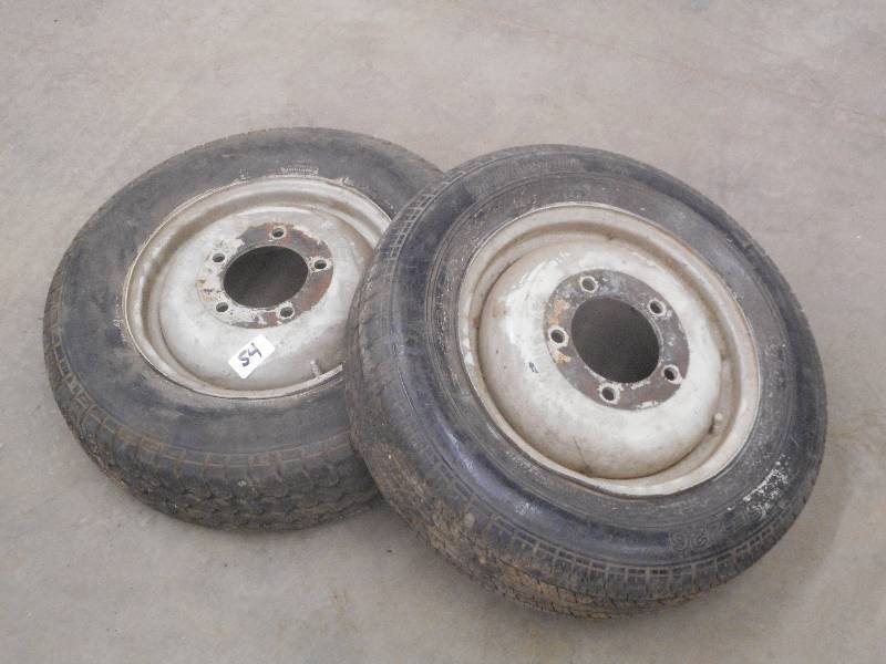 lot 54 image: (2) 175R14 Tractor Tires On 14 6-...