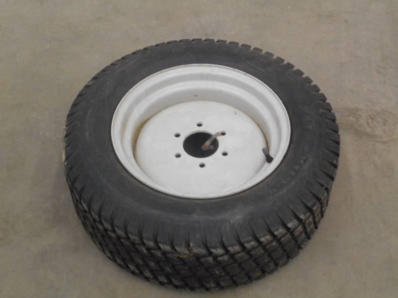 lot 55 image: (1) Titan Multi-Trac 258.5014 NHS...