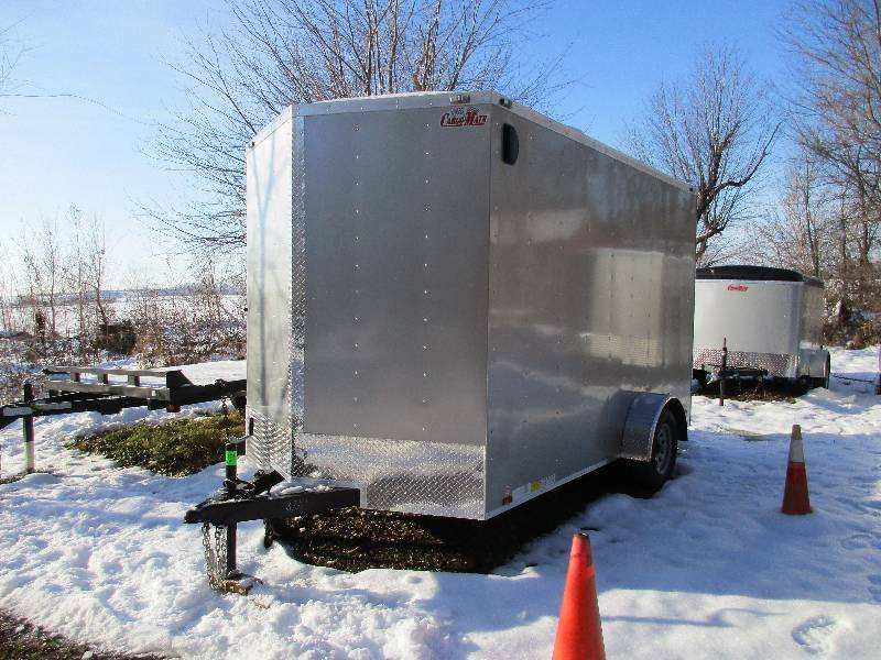 lot 1 image: 7 X 12 Enclosed Trailer