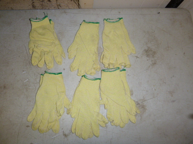 6 Pair of Stretch Gloves