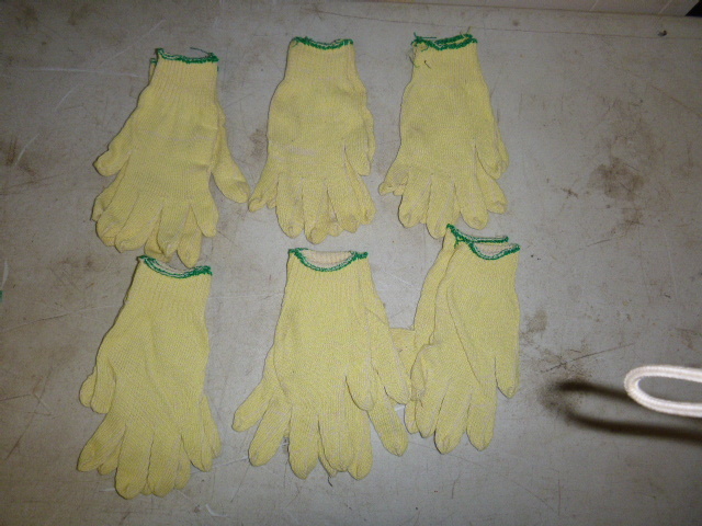 6 Pair of Stretch Gloves