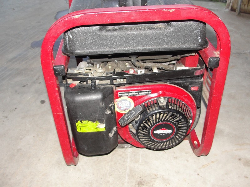 lot 5 image: Coleman Powermate Vantage Generator