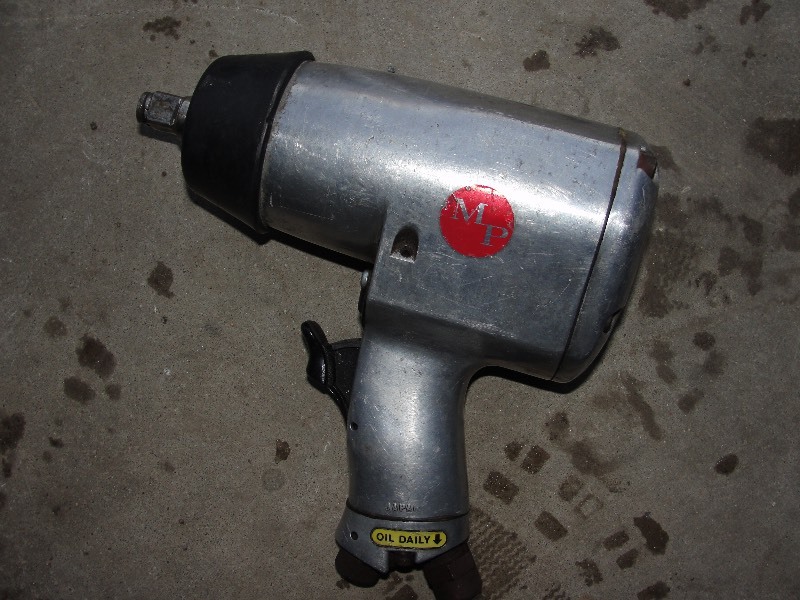 lot 10 image: 12  Milwaukee Pneumatic Impact Wrench
