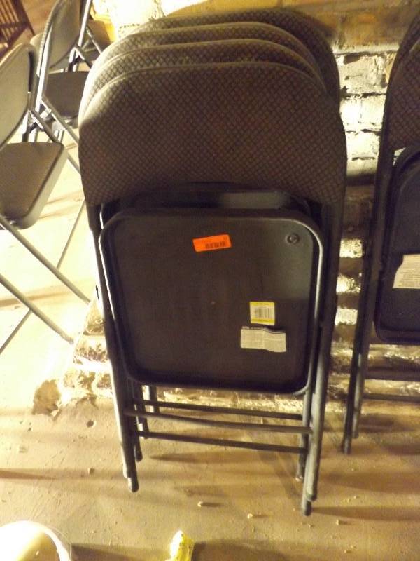 4 folding chairs (dusty condition)