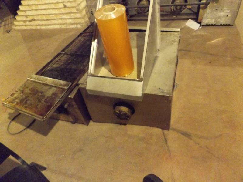Small IM-NGER commercial pizza oven wlg roll of celephane