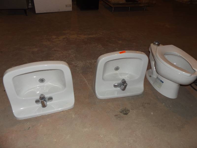 Lav Sinks and Toilet