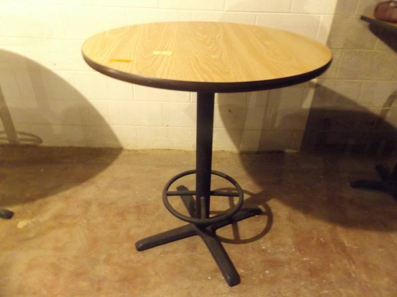 Pub table 36 round