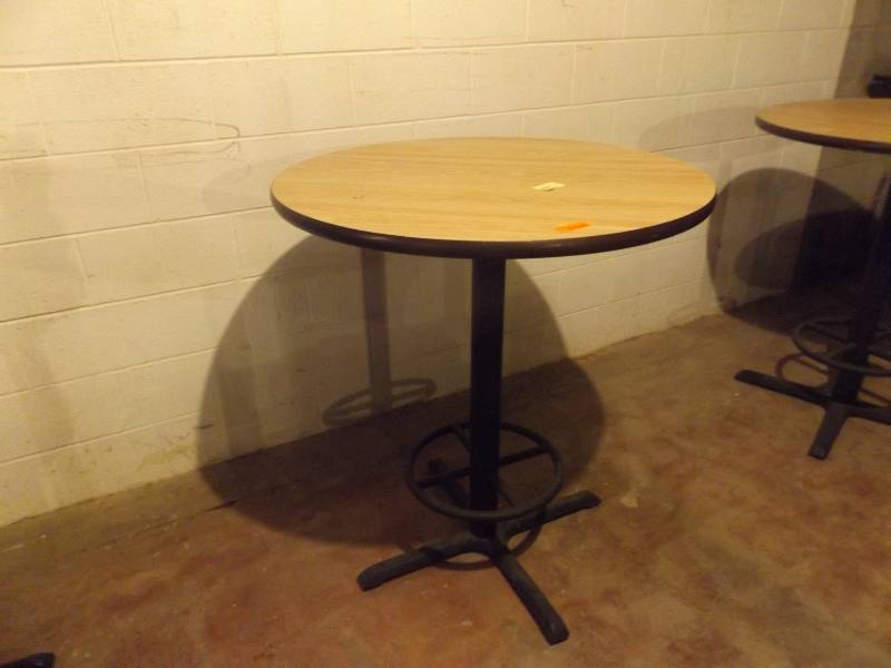 Pub table 36 round