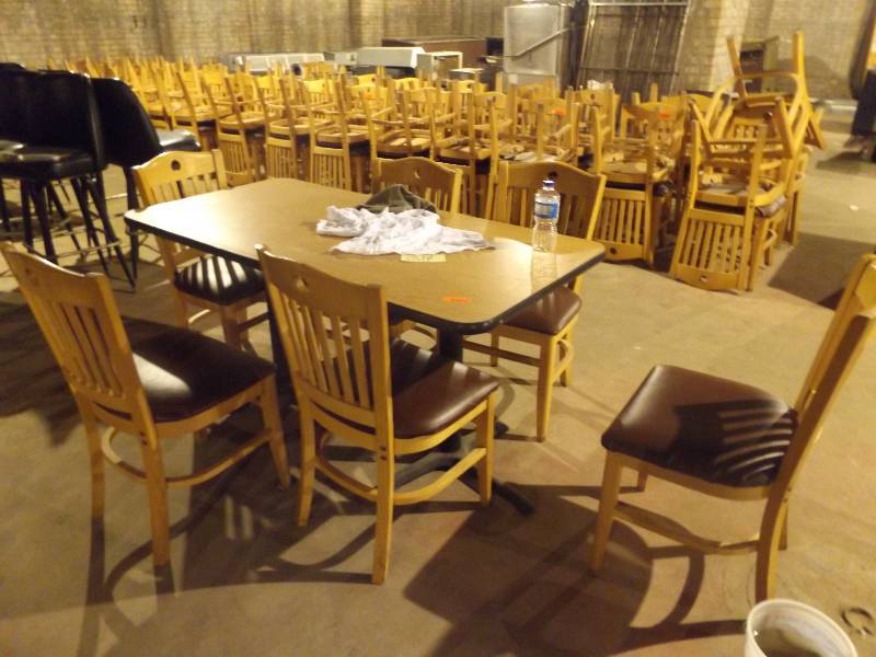 Oak laminate table 30 x 60 w6 wood and vinyl upholstered chairs