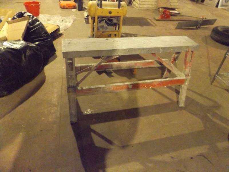 Saw Horse Stand