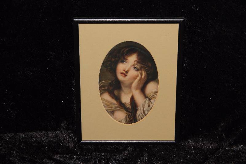 Girl leaning picture