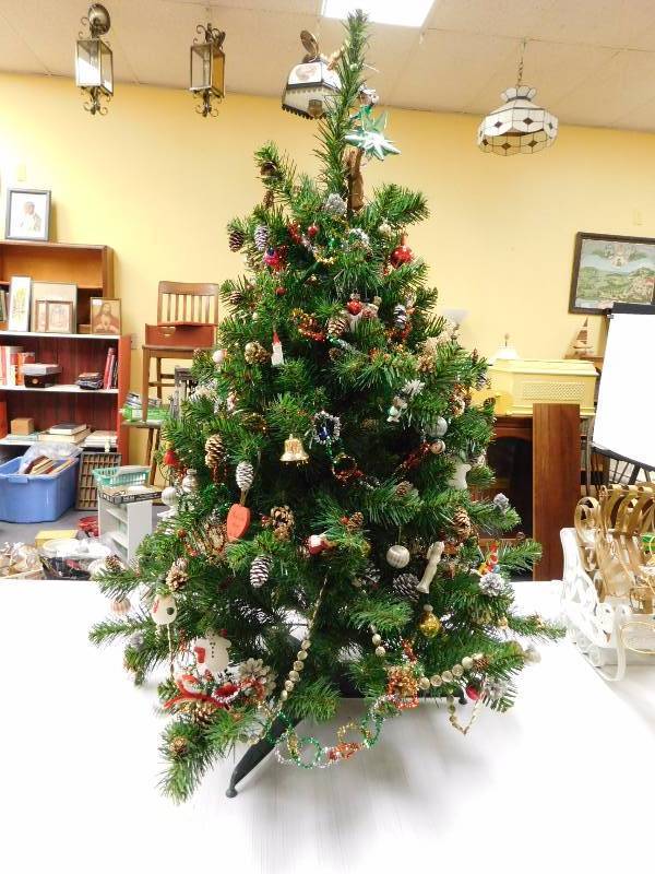 lot 20 image: Decorated Tabletop Christmas Tree used as a model for paintings