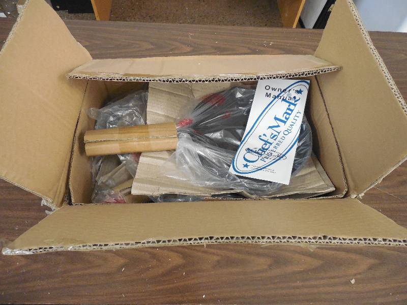 Chefs Mark 8-Pc. Cast Iron Cookware Set