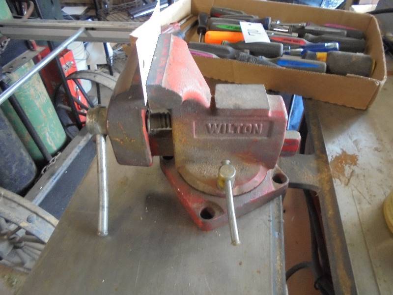 lot 68 image: Wilton 3 12 Table Vice