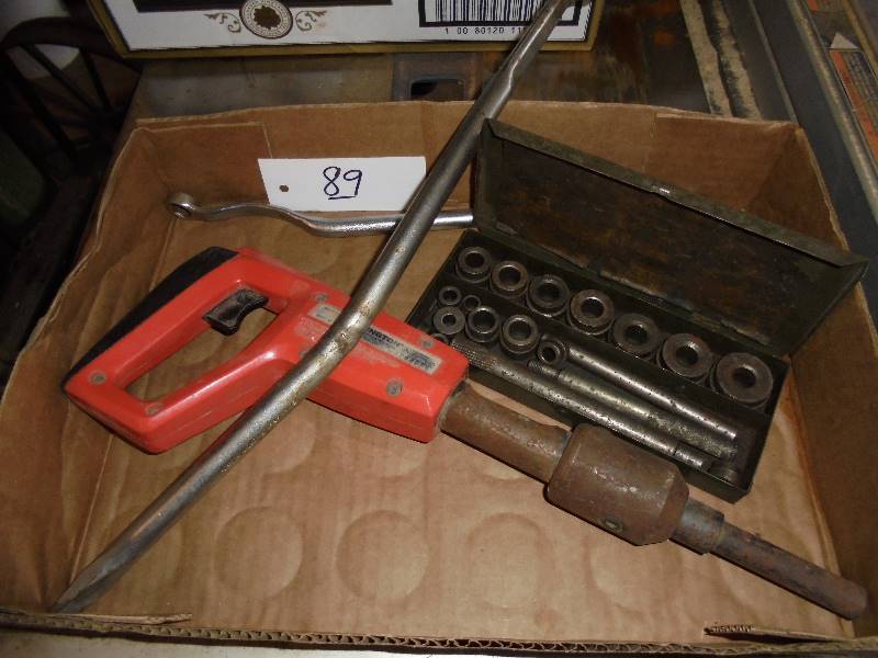 lot 89 image: Remington Powder Actuated Tool, Bushing & Driving Set, Misc