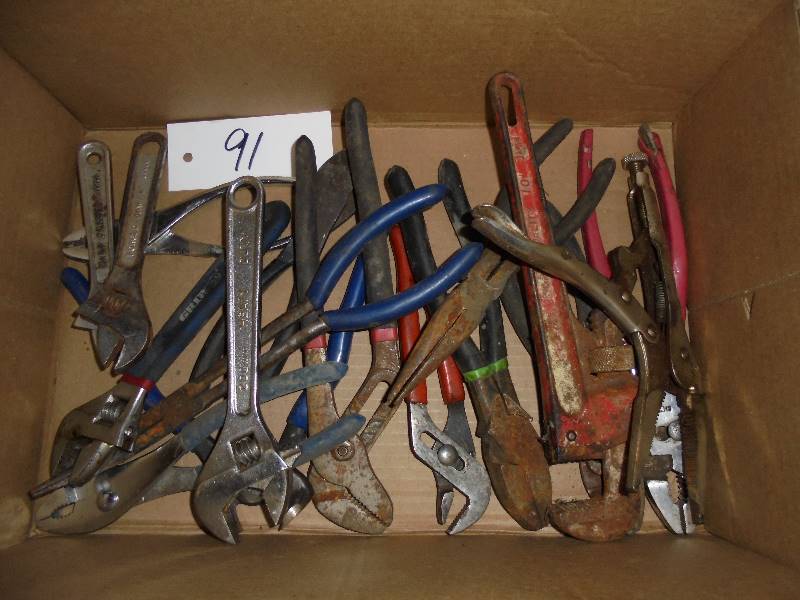 lot 91 image: Misc Tools, Wrenches, Pliers, Etc