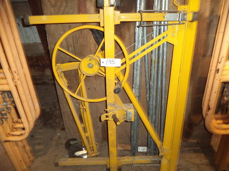 lot 135 image: Sheet Rock Lift