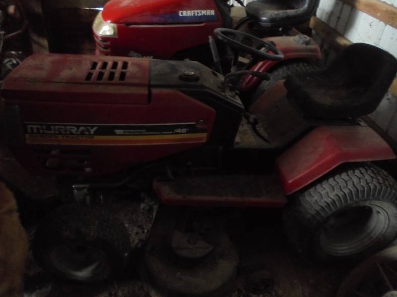 lot 3 image: Murray Riding Lawn Mower