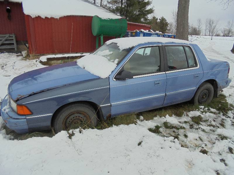 lot 7 image: 1992 Plymouth Acclaim, lt. blue