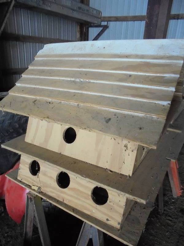 lot 212 image: Martin Bird House 3