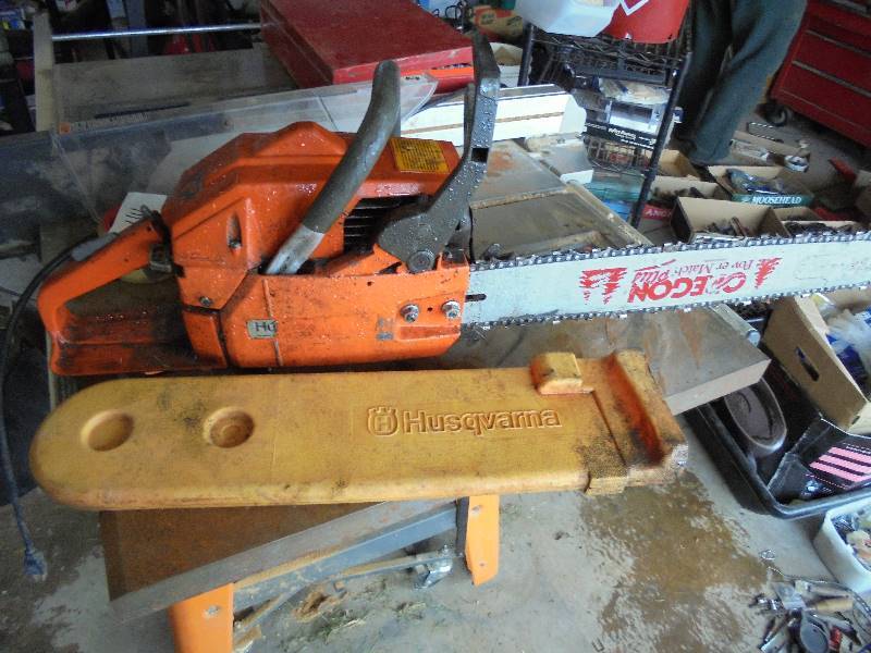 lot 44 image: Husqvarna 266 Chainsaw