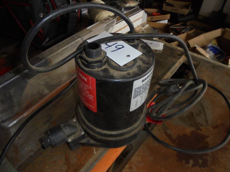 lot 49 image: Utility Submersible Pump, 14hp