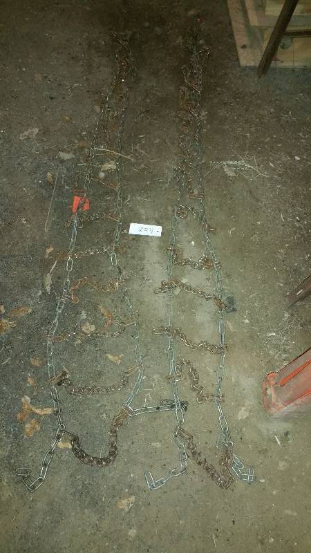 lot 204 image: Pair of Tire Chains