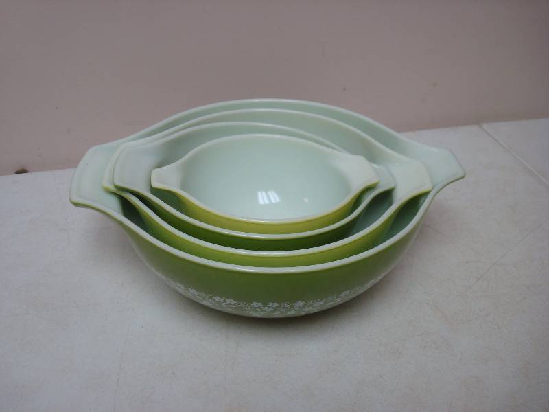 Two Sets Of Vintage Green Pyrex Mixing Bowls
