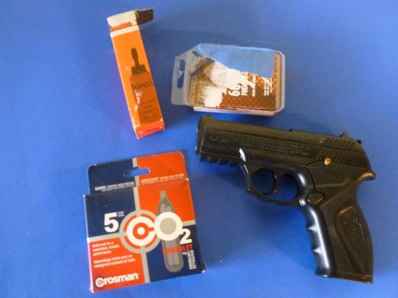 Crosman CO2 Pistol