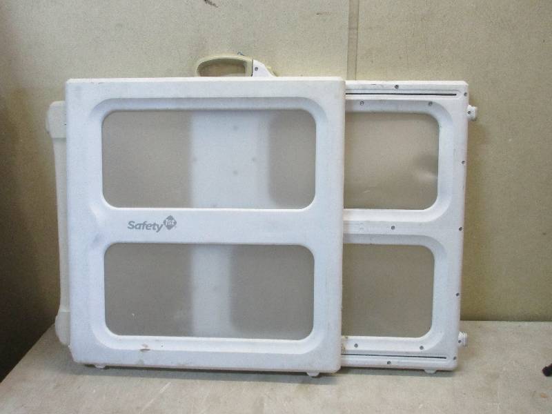 Baby gate